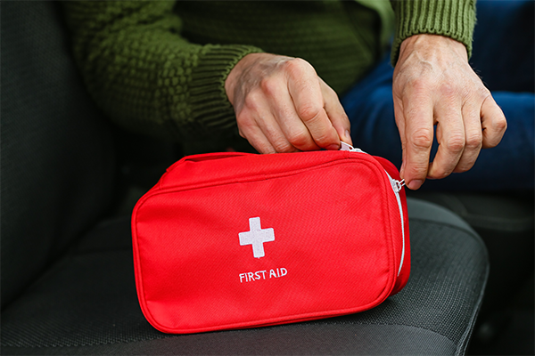 first aid emergency car kit